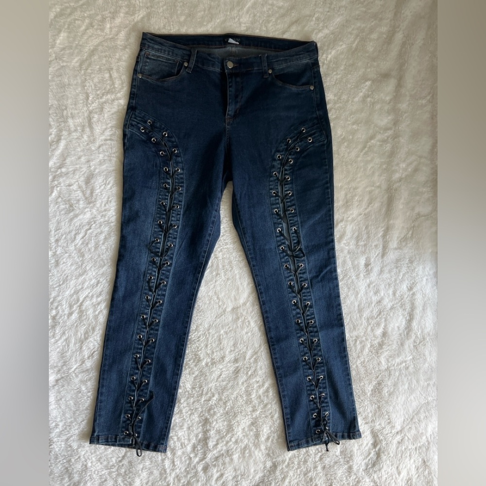 VENUS Women’s Dark Wash Lace Up Skinny Jeans Size 16 Stretch Denim